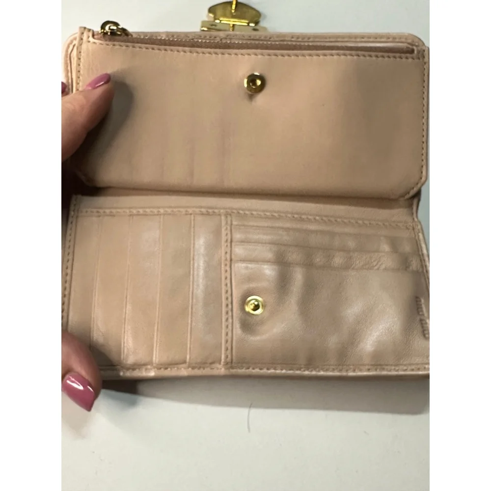 Women's Miu Miu Wallet One Size Beige Gold